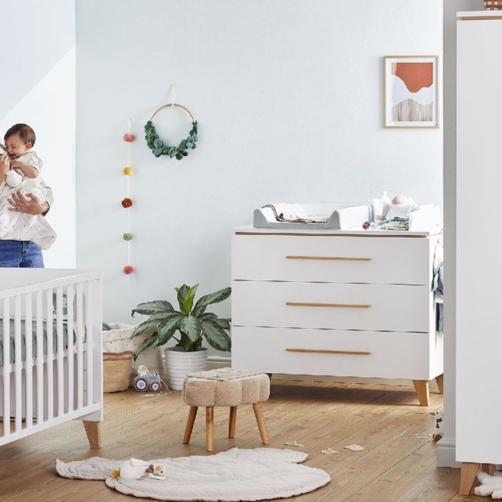 Transland 3-delige babykamer (meegroeibed + commode + kast met 2 deuren) Steffi wit