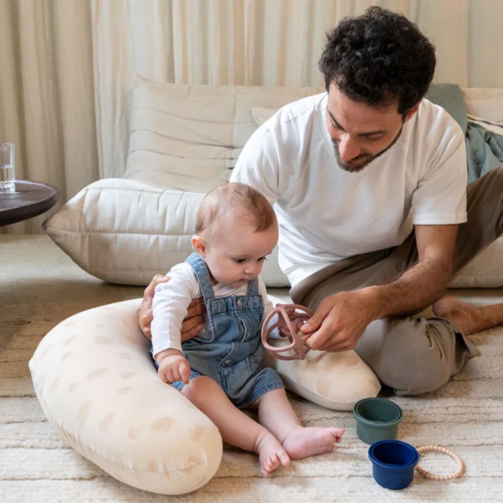 doomoo Housse pour coussin de positionnement et d'allaitement Twisty C Petals Latte