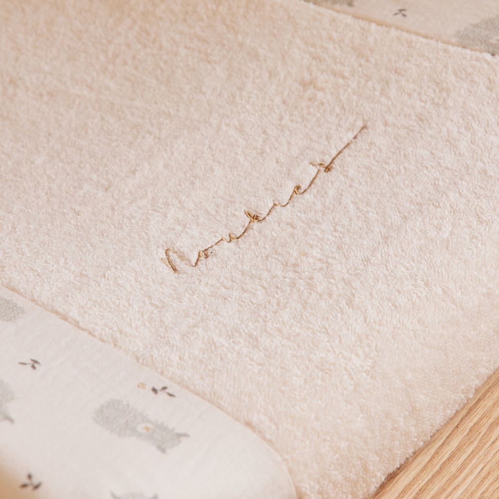 Noukie's Housse pour coussin à langer blanche Fluffy & Orso