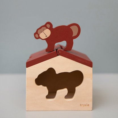 Houten huis, Trixie, Mr. Monkey