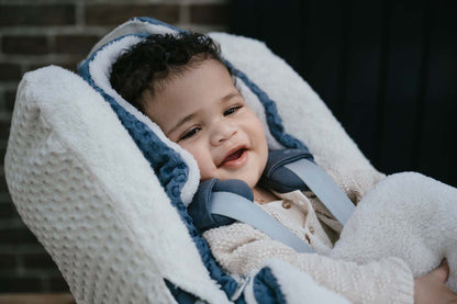 Koeka Voetenzak voor draagbare autostoel Oslo Teddy blauw
