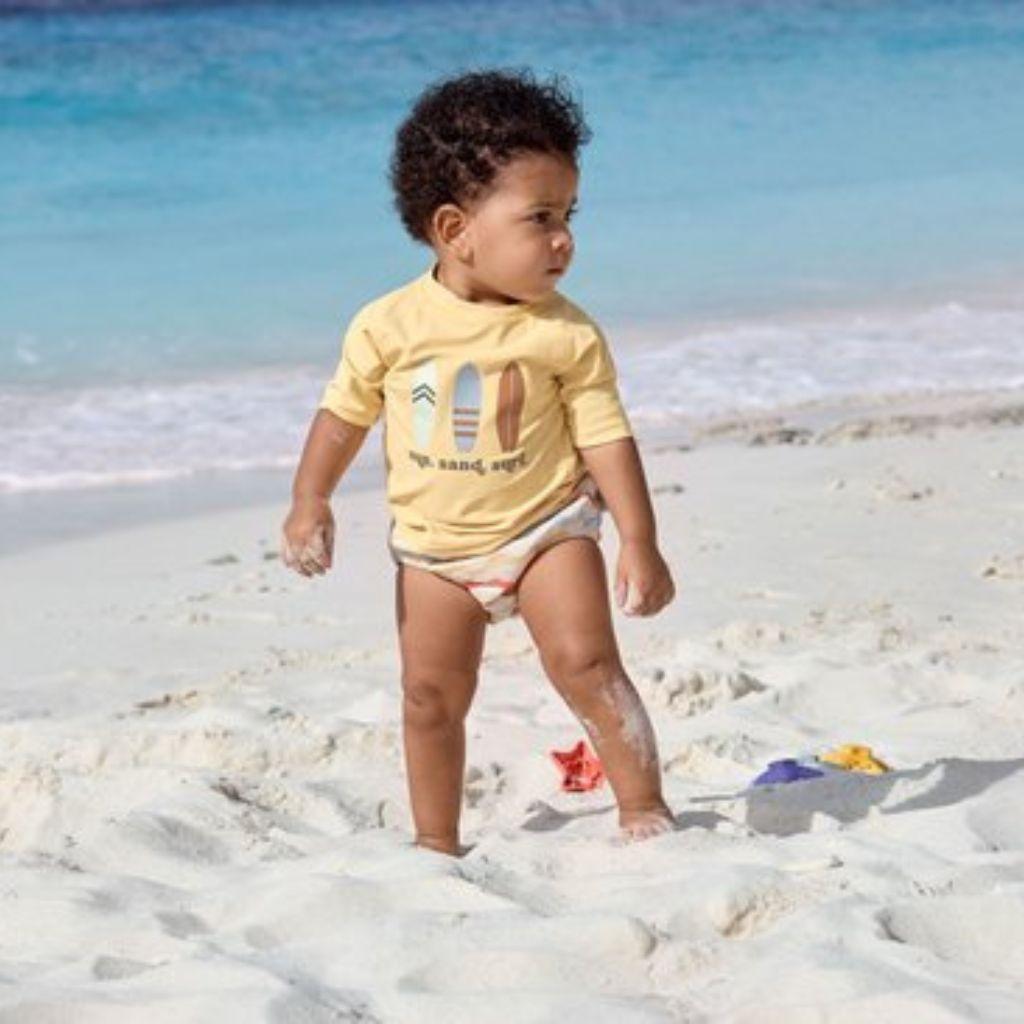 Lässig T-shirt manches courtes Rashguard Surfboards girl Vanilla 13-18 month taille 86