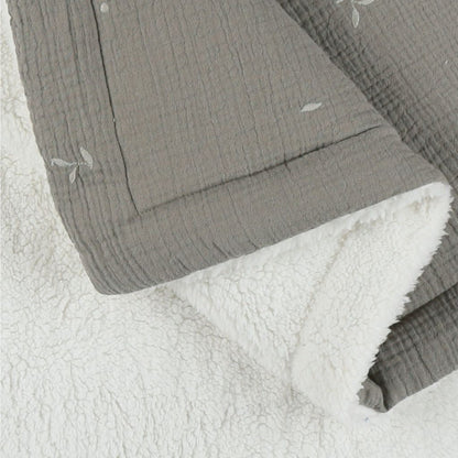 Noukie's Deken muslin & sherpa  kaki 100 x 140 cm