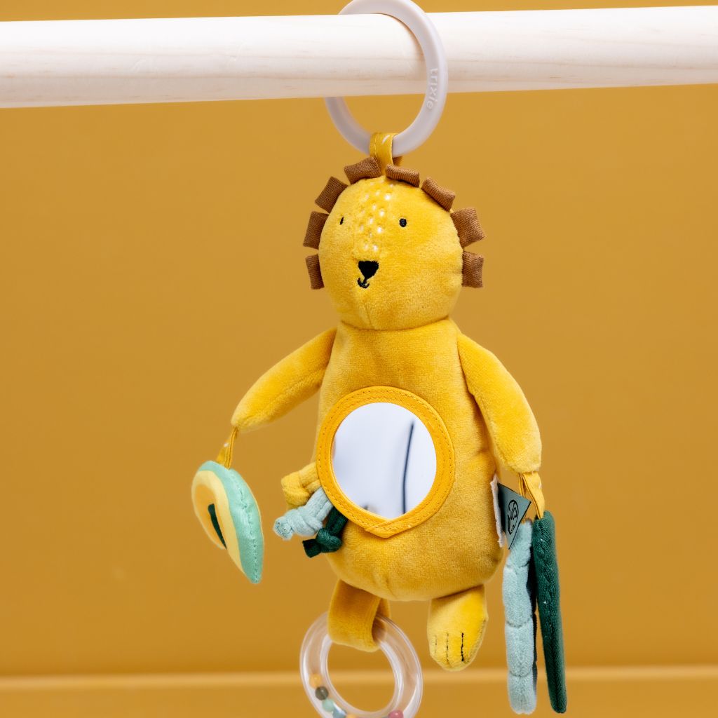 Trixie Baby Jouet d’éveil suspendu Mr. Lion jaune