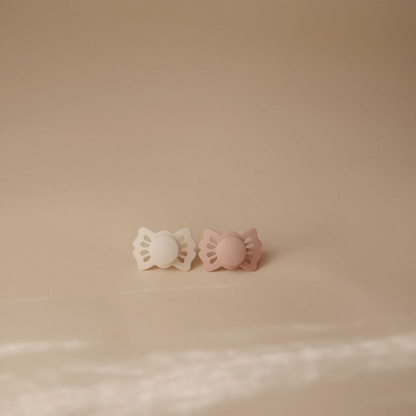 FRIGG Sucette + 0 mois Lucky silicone Cream/Blush - 2 pièces