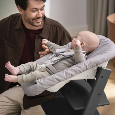 Stokke® Eetstoel Tripp Trapp® Newborn Bundle eik zwart