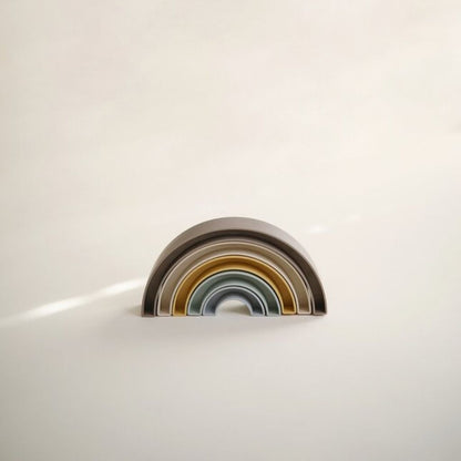Mushie Arc-en-ciel à empiler Hillside