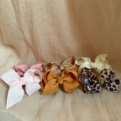 Busy Lizzie Pince à cheveux avec petit nœud Peach