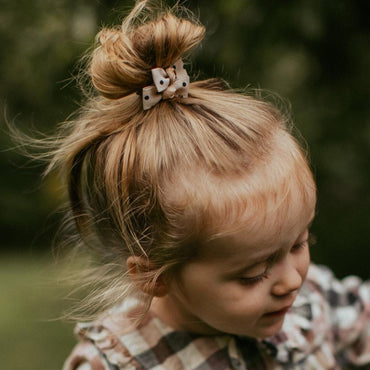 Busy Lizzie Élastiques à cheveux avec nœud Crème à pois – 2 pièces