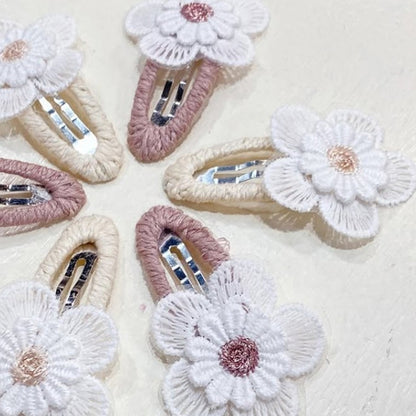 Busy Lizzie Haarclips met Geborduurde Bloemen Beige – 2 stuks