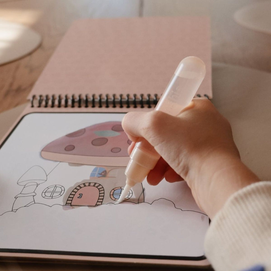 Mushie Herbruikbaar Waterverfboek Feeën Roze