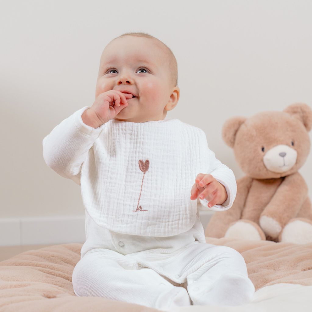 Noukie's Slabbetjes Bio Mousseline Vintage Flowers Roze/Wit – 3 stuks