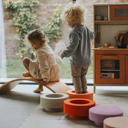 Moes Play Stapeltoren Rainbow Chair Earth – 5 stuks