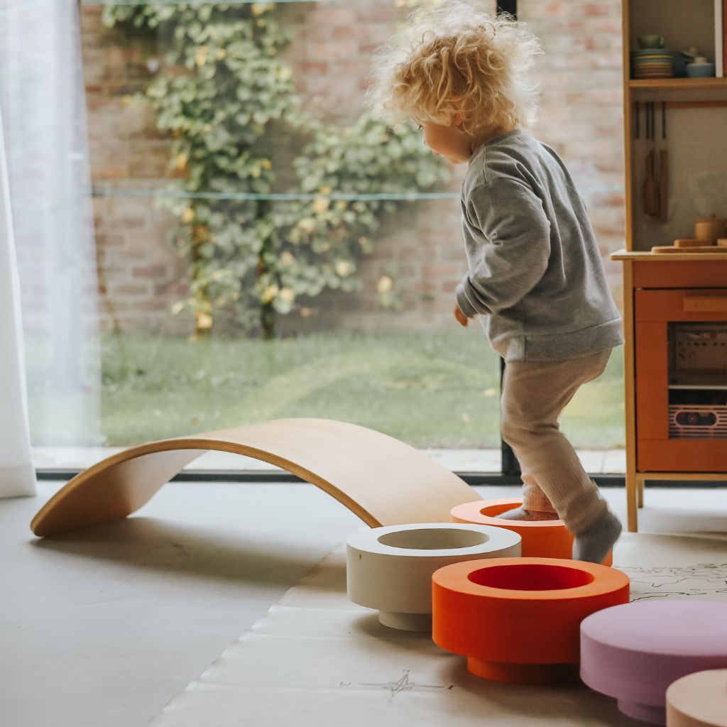 Moes Play Stapeltoren Rainbow Chair Earth – 5 stuks