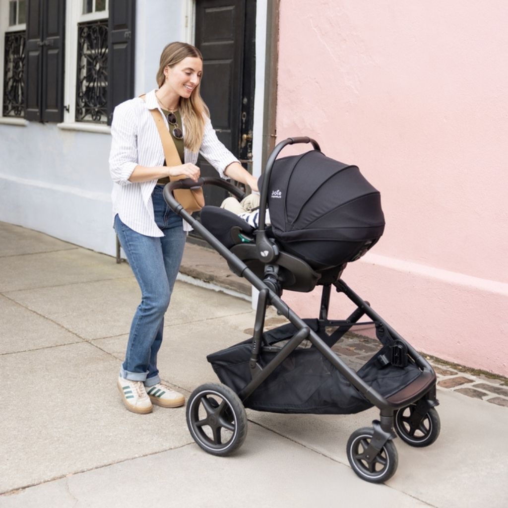 Joie Kinderwagen Versiti Evergreen + Adapters + mand