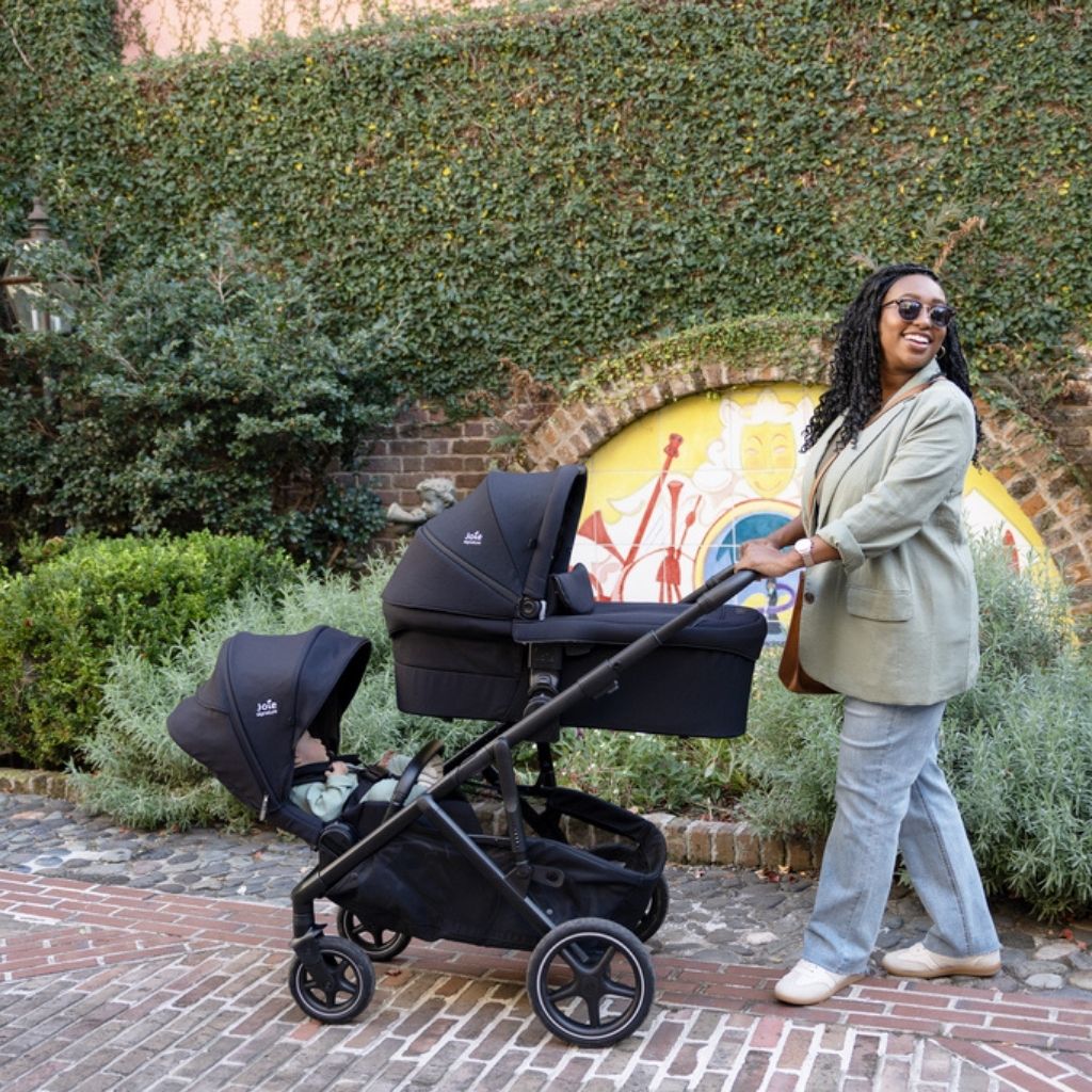 Joie Kinderwagen Versiti Sandstone + Adapters + mand