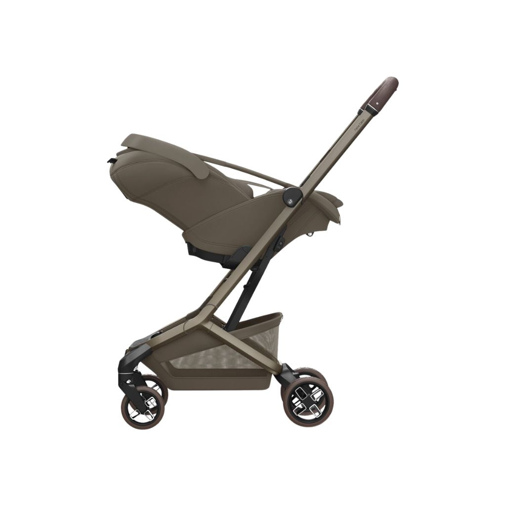 Maxi-Cosi Kinderwagen Fame Twillic Truffle + Draagmand + Basis Familyfix Slide Pro  + Coral Slide Pro Oak Truffle