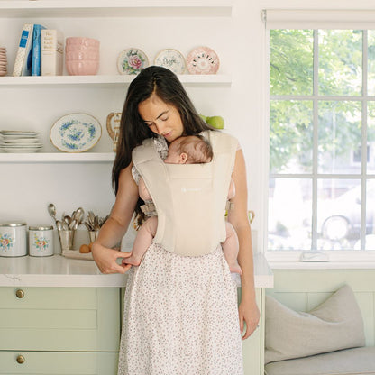 Ergobaby Porte-bébé ventral Embrace Beige