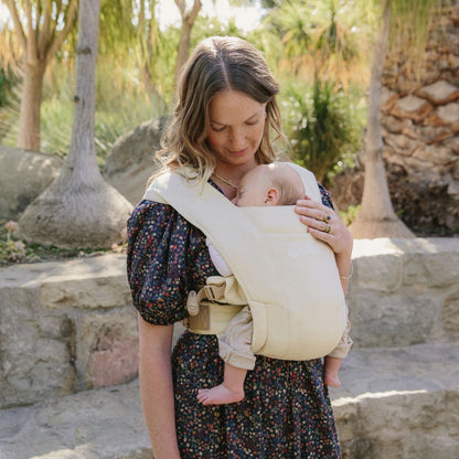 Ergobaby Porte-bébé ventral Embrace Beige