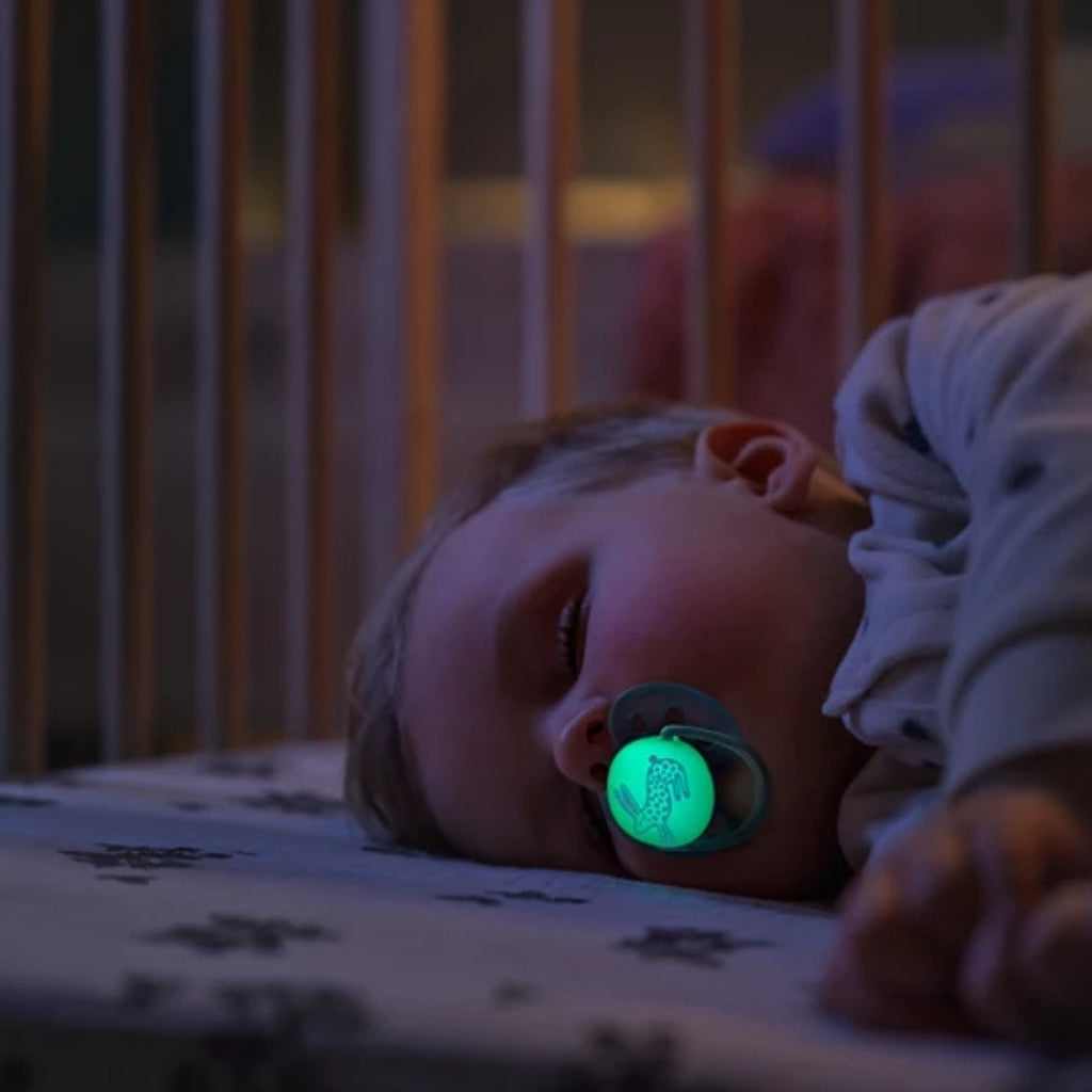 Philips AVENT Sucette +18 mois Soft Night Mystery Couleur/Motif Vert/Bleu ou Bleu/Orange