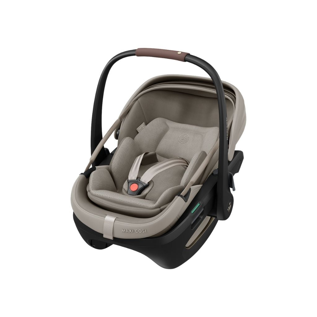 Maxi-Cosi 3-en-1 Poussette Fame Sapphire Sand + Nacelle + Coral Slide Sapphire Sand + Base Familyfix Slide Pro
