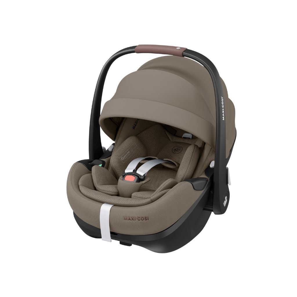 Maxi-Cosi Poussette 3 en 1 Fame Sapphire Sand + Nacelle Sapphire Sand + Siège-auto portable Groupe 0+ Pebble 360 Pro2 Twillic Truffle + Base FamilyFix 360 Pro