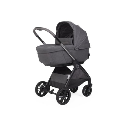 Chicco 3-in-1 Kinderwagen Trio Bellagio Black Satin + Draagmand Flexi Black Satin + Draagbare autostoel Groep 0+ First Seat Recline i-Size Black Satin + Basis i-size 360°