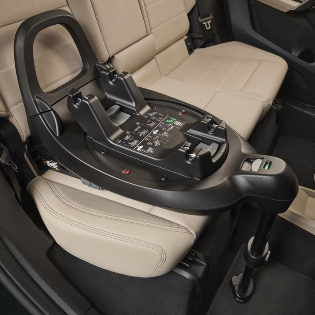 Chicco 3-in-1 Kinderwagen Trio Bellagio Black Satin + Draagmand Flexi Black Satin + Draagbare autostoel Groep 0+ First Seat Recline i-Size Black Satin + Basis i-size 360°