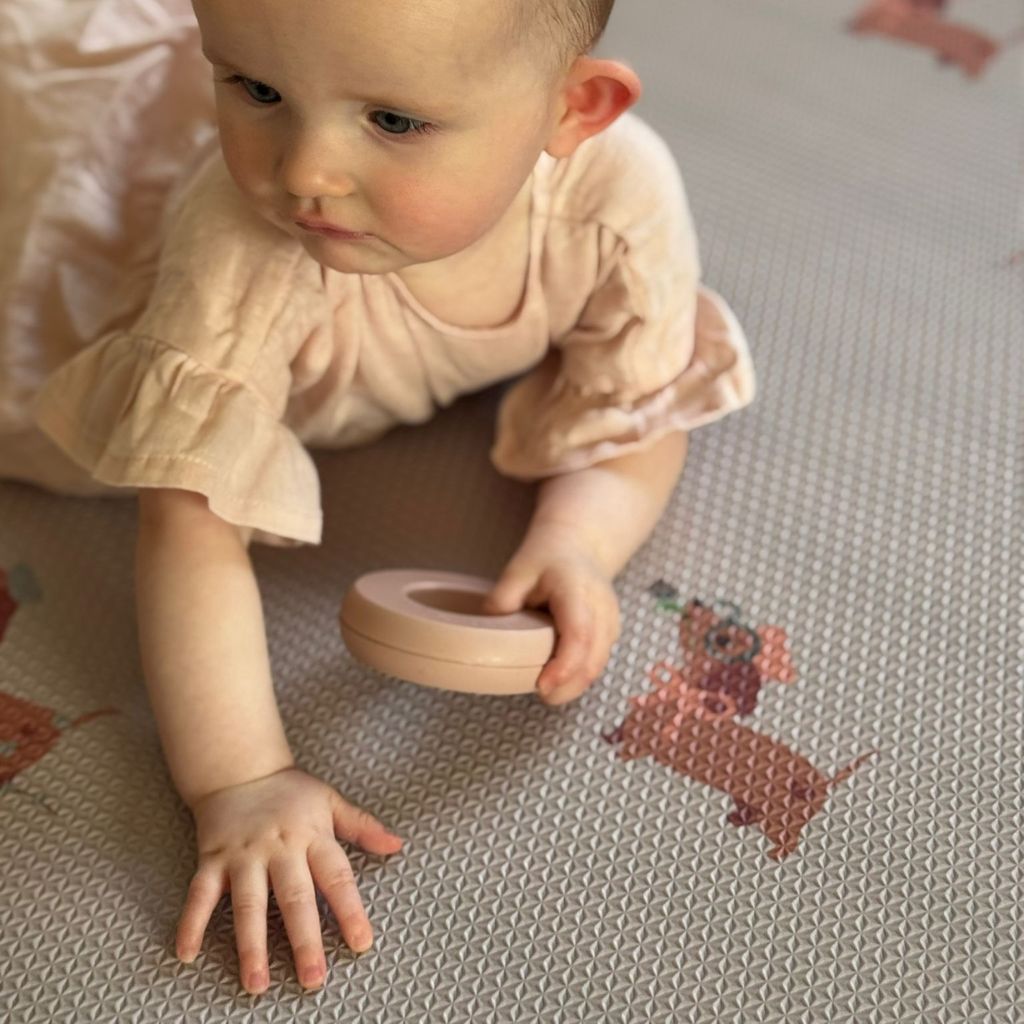 Little Gem Tapis De Jeu Sausage Squad Beige 100 x 140 cm