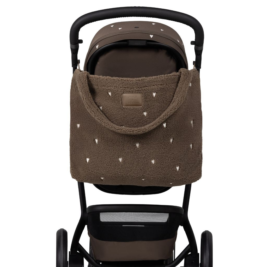 Joolz x Studio Noos 2-in-1 Kinderwagen Day5 Hazel Brown / White Hearts + Draagmand Hazel Brown / White Hearts + Mom Bag White Hearts
