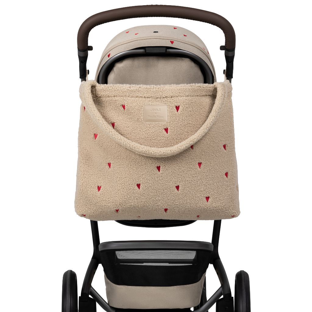 Joolz x Studio Noos 2-in-1 Kinderwagen Day5 Sandy Taupe / Red Hearts + Draagmand Sandy Taupe / Red Hearts + Mom Bag Red Hearts