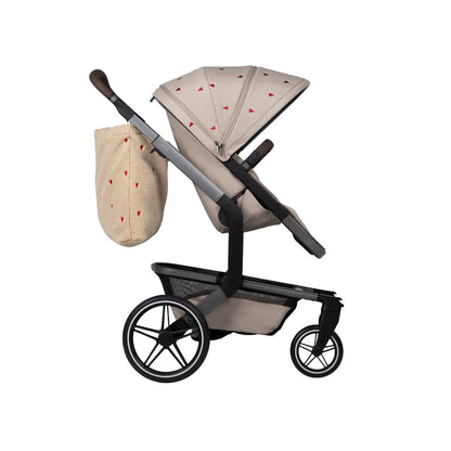 Joolz x Studio Noos 2-in-1 Kinderwagen Day5 Sandy Taupe / Red Hearts + Draagmand Sandy Taupe / Red Hearts + Mom Bag Red Hearts