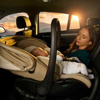 Chicco Draagbare Autostoel First Seat Recline 2 i-Size Groep 0+ Caramel