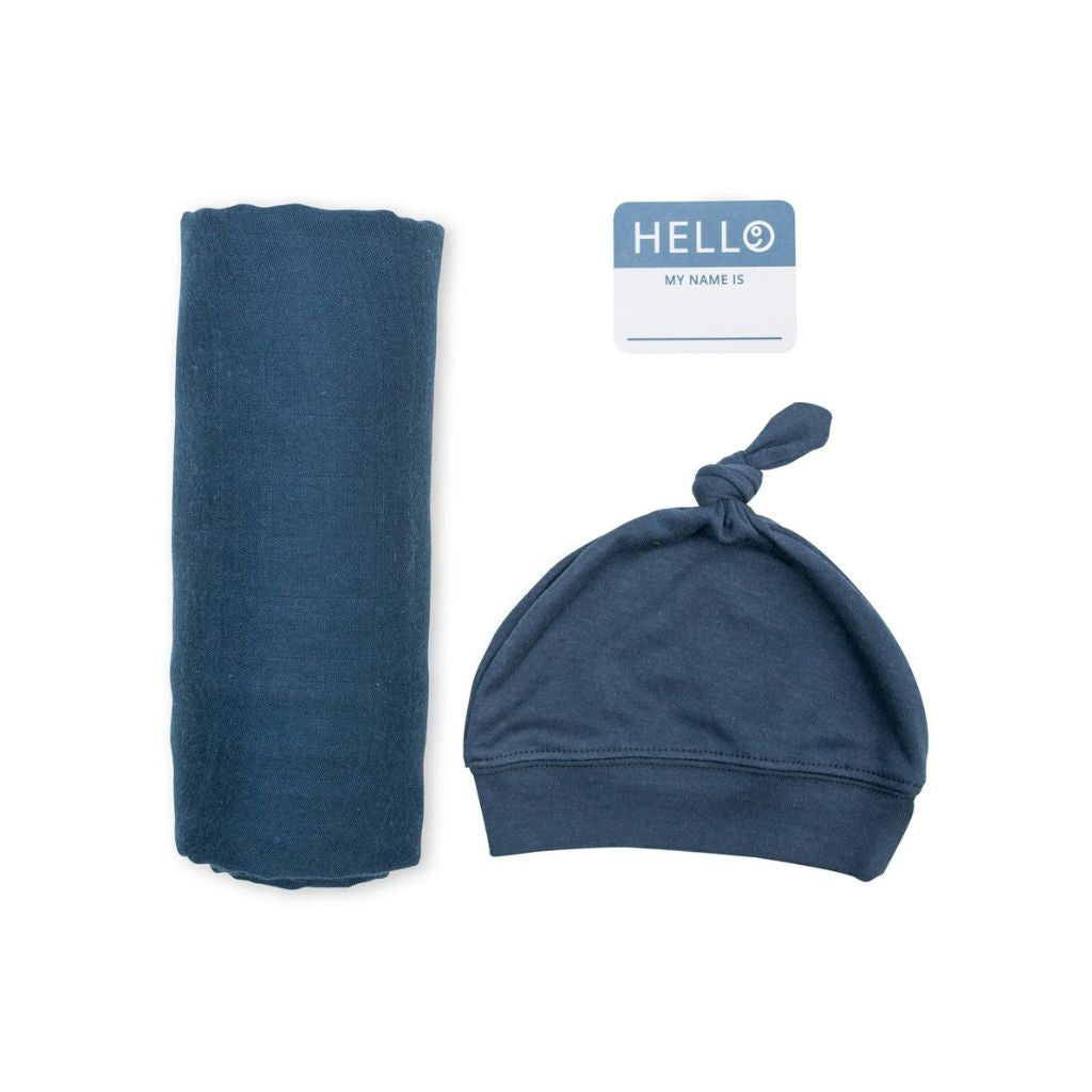 Lulujo Hello World New Born Swaddle & knot mutsje - 70 bamboo/30 katoen - Navy