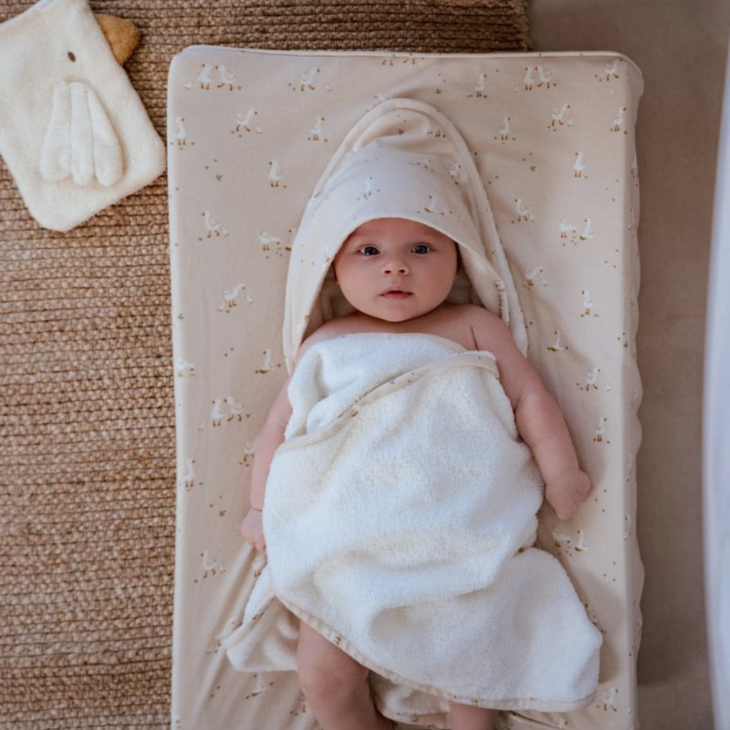Little Dutch Housse pour matelas à langer Newborn Naturals Little Goose Beige