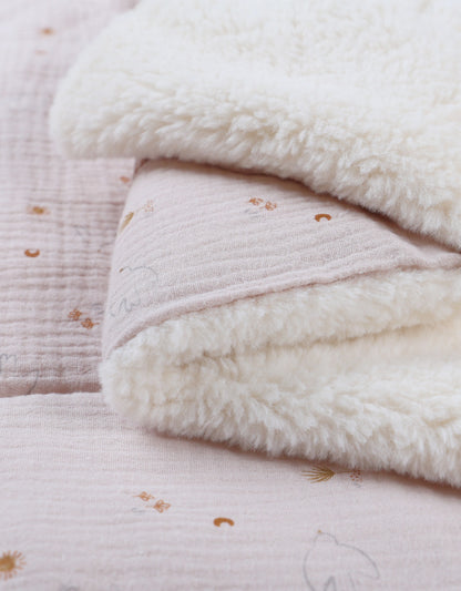 Noukie's Deken voor wieg of park Doves of Happiness roze