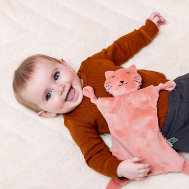 Trixie Baby Doudou Mrs. Cat rose