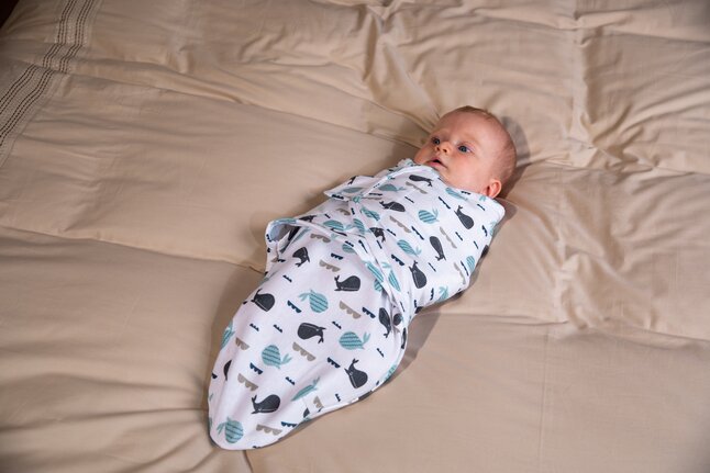 Bo Jungle Couverture d'emmaillotage B-Wrap Blue Whale coton