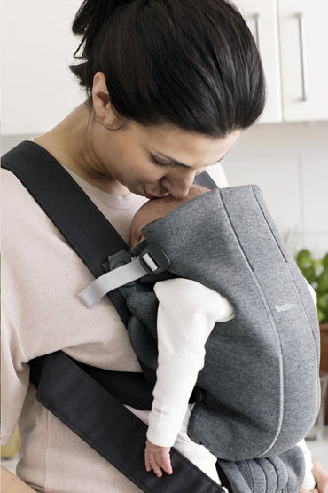 BabyBjörn Porte-bébé ventral Mini 3D Jersey Dark Grey