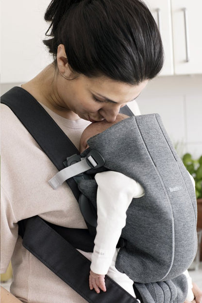 BabyBjörn Porte-bébé ventral Mini 3D Jersey Dark Grey
