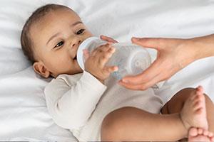 Het belang van water voor baby (en mama!)