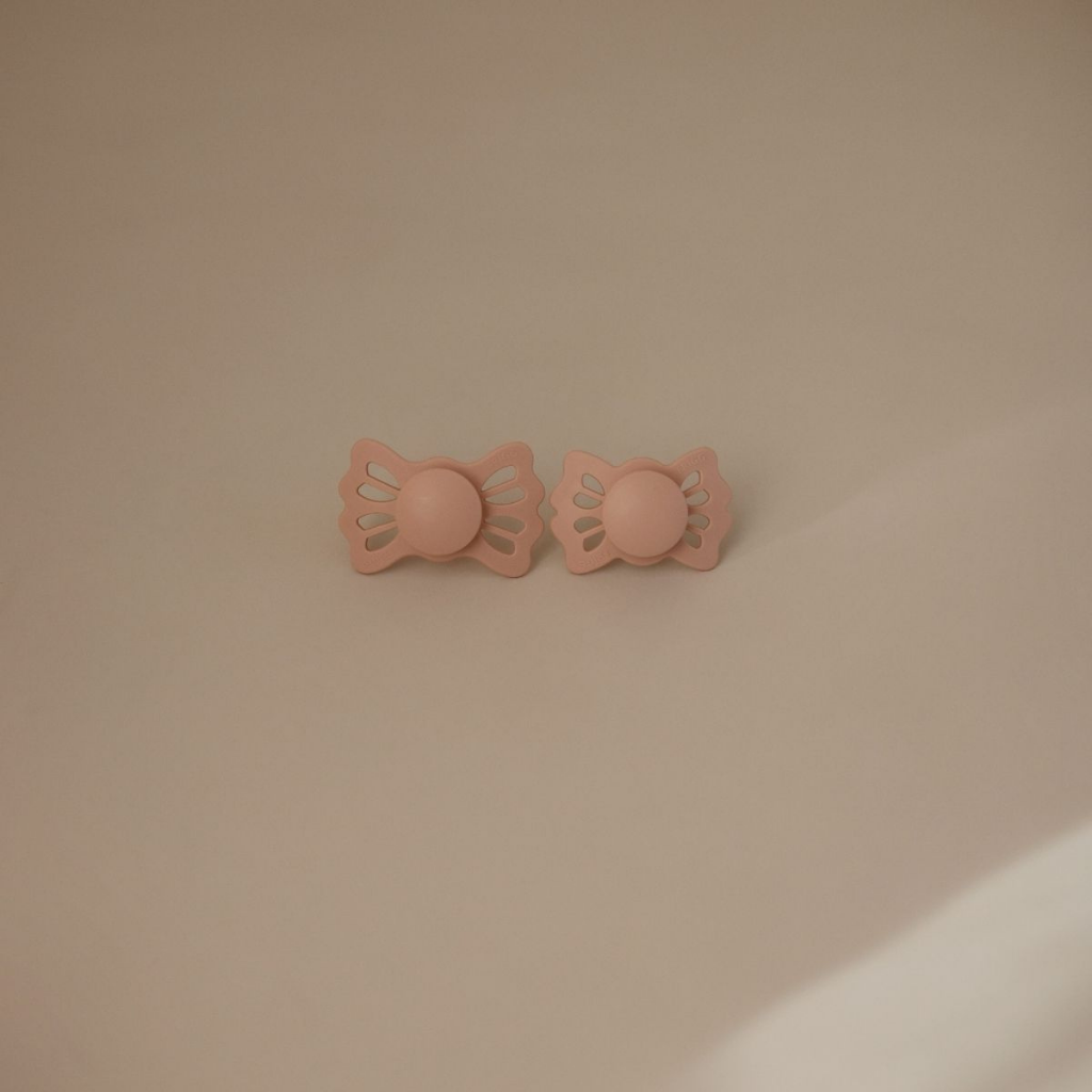 FRIGG Sucette + 6 mois Lucky silicone Cream/Blush - 2 pièces