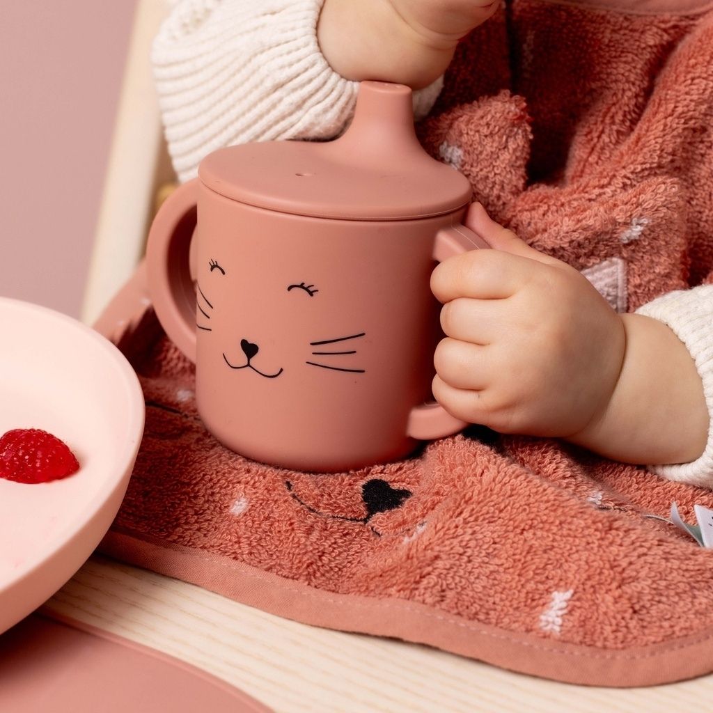 Trixie Drinkbeker met tuit & handvaten Mrs. Cat Rosé