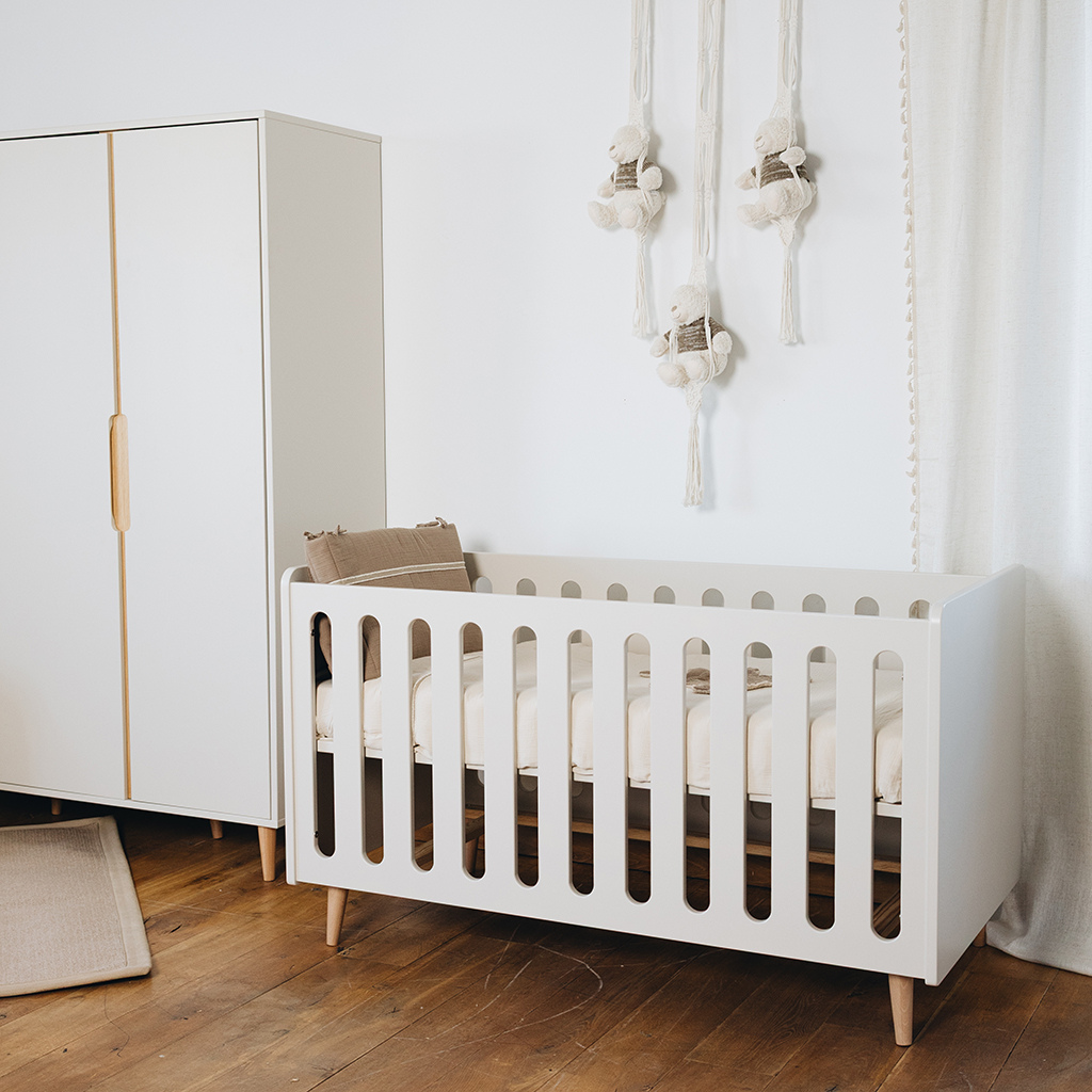 Pericles Chambre de bébé 3 pièces (lit L 120 x Lg 60 cm + commode avec rallonge + armoire 2 portes) Nomad Dune Beige