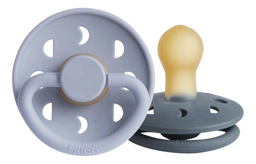 [16188601] FRIGG Fopspeen 0 - 6 maanden Moon latex Powder Blue/Slate - 2 stuks